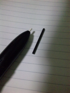 ႟
